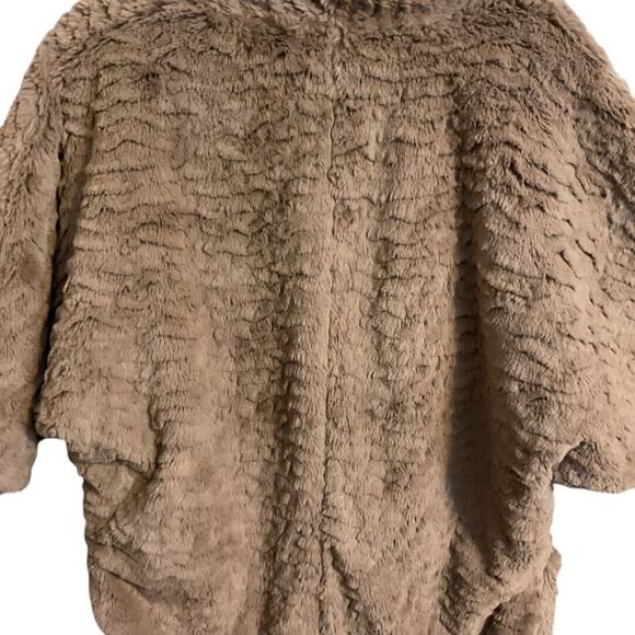 JOLT Faux Fur Coat Sz M Brown Wide Sleeve Pocket Roll Collar Butter Soft - Picture 10 of 10